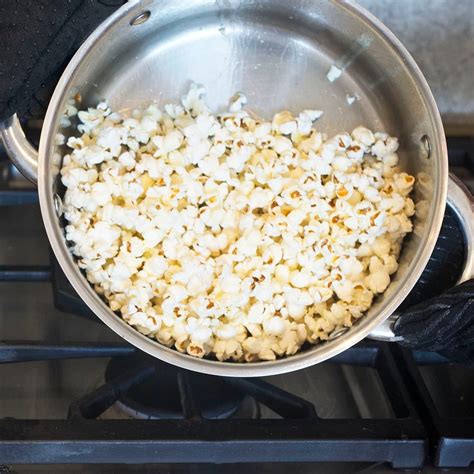 How To Cook Popcorn In A Pot On The Stove Thecookful