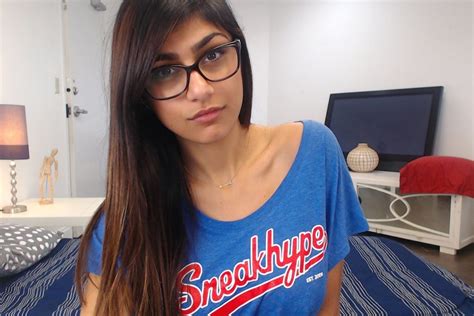 Mia Khalifa Biography Age Body Measurements Family Career More Blogging Heros