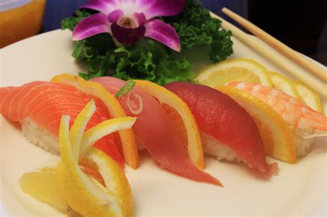 Sichuan style pork slices in garlic sauce. Wok & Roll | Asian Cuisine | Chinese Food, Japanese Food ...