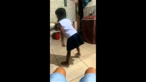 Menina Dança Na Batida Anitta Com Apenas 6 Anos Youtube