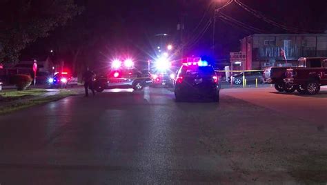 Man Shot Killed On Weston St In Houston Police Search For Suspect Who