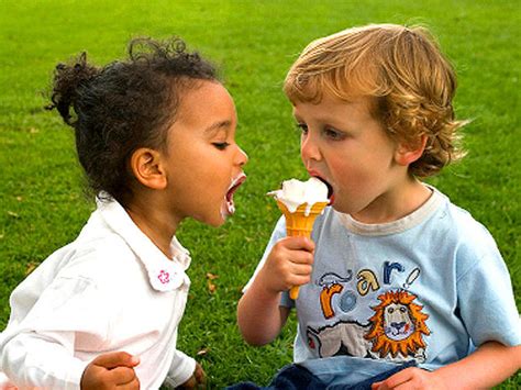 60 minutes is an american television news magazine broadcast on the cbs television network. Berries - 10 foods most likely to make you sick - Pictures ...