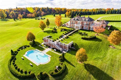 You Can Now Stay Overnight At This Mega Mansion Near Toronto