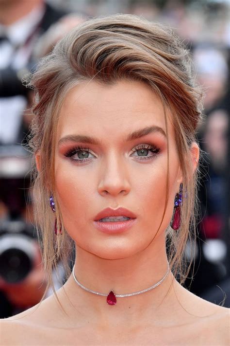 Josephine Skriver Celebrity Hairstyles Cool Hairstyles Casual