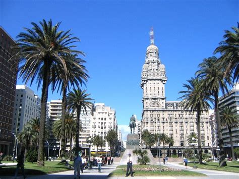 Una Visita A Montevideo