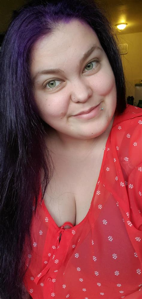 A Clothed Selfie To Show Off My New Hair 💜 Scrolller