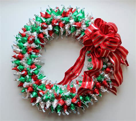 Best hershey kiss christmas cookies from ms simplicity 11 days until christmas candy cane.source image: Hershey's Kisses Wreath