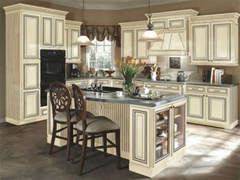 This paint will look on your kitchen walls the same way it does on the swatch. Antique Kitchen Cabinets What Color To Paint Kitchen With ...