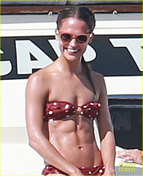 Alicia Vikander S Abs Are Ripped To Shreds In These Photos Photo