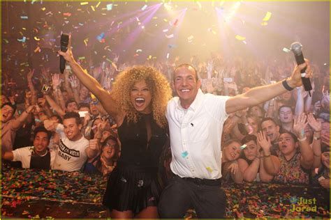 Fleur East Rings In 2016 With Nye Performance In London Photo 910681 Photo Gallery Just