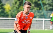 Premier contrat professionnel pour Enzo Le Fée - FC Lorient