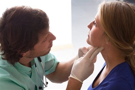 Persistent Sore Throat Could Be A Sign Of Cancer Londra Gazete