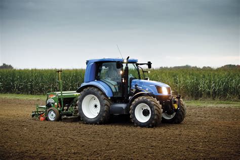 Watch This Video Of New Hollands Methane Powered Tractor Agrilandie