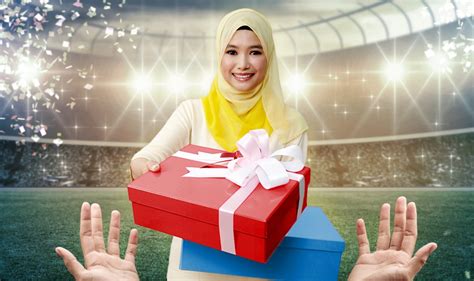 Tidak perlu yang mahal, tapi yang penting anda belikan baju warna kegemarannya. 10 Idea Hadiah Birthday Bawah RM100 Yang Perfect Untuk ...