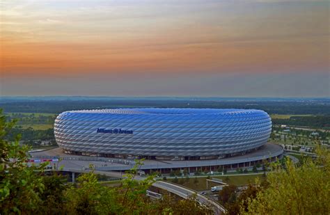Allianz Arena - Archivo:Allianz Arena, Múnich, Alemania18.JPG - Wikipedia  - Allianz arena is 