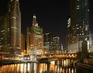 File:Chicago River night 2.jpg