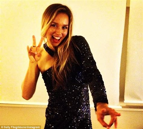 Trent merrin gets stitched up by his st george dragons teammates who reveal his most annoying habit. Sally Fitzgibbons dons black mini dress to celebrate Ken ...
