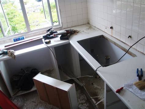 Sinki marmar akan kelihatan moden dan cantik namun warnanya akan pudar. .: Kabinet Dapur ZALDECO di Setiawangsa