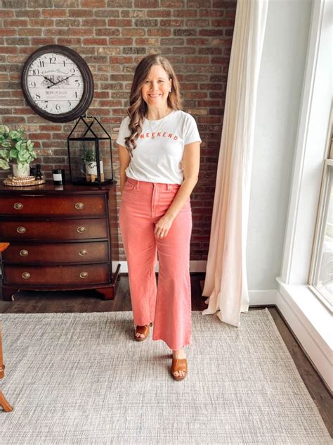 20 Fun Trendy Pink Pants Outfit Ideas You Can Totally Wear Be So You