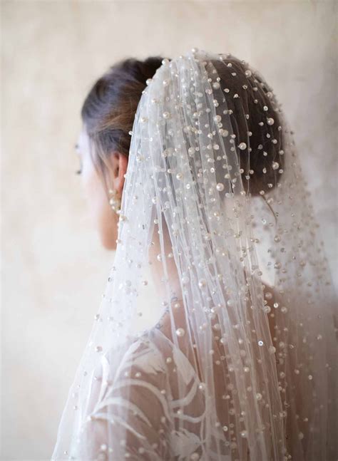 Pearl Showers Bridal Train Veil Style 2065 In 2023 Veil Styles