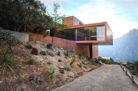 Hoy es reconocida internacionalmente por las mejores publicaciones eventos. p+0 architecture cantilevers casa narigua over the ...