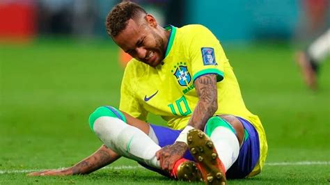 Neymar Tuvo Un Esguince De Tobillo Derecho Informó El Médico De Brasil