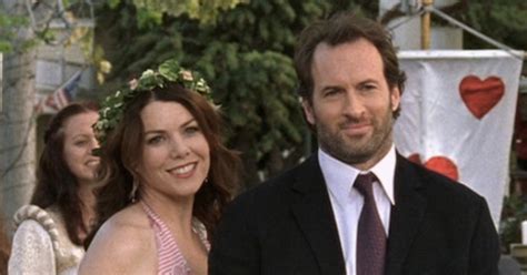 Luke And Lorelai Could Be Married In The Gilmore Girls Revival And If Not
