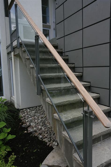 The bottom post is the toughest post to make solid when you build outdoor stair railings. Pin on Glass rail examples