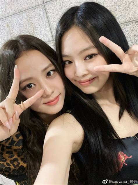 See more ideas about blackpink jennie, blackpink, jennie kim blackpink. BLACKPINK's Jennie Showed Protective Side By Shielding ...