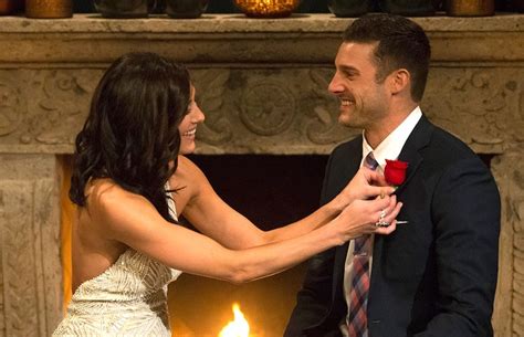 Who Is Becca Kufrin Engaged To Major The Bachelorette Spoilers
