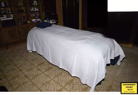 Photos Show Massage Room In Jeffrey Epstein S 60 Million New York Mansion Where Prosecutors