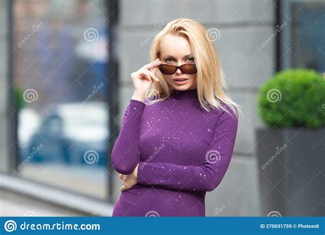 fashion woman wear sunglasses outdoor fashion woman model outside stock image image of trendy
