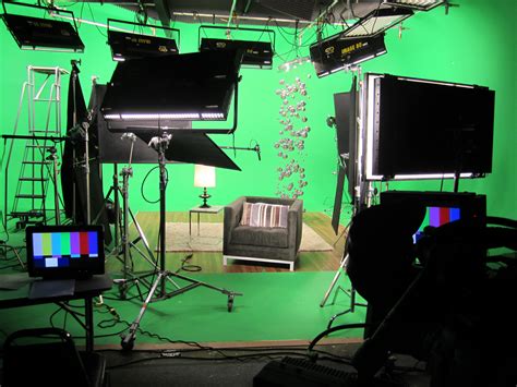 Pre Lit Green Screen Loyal Studios Stage Is Perfect For Nearly Any