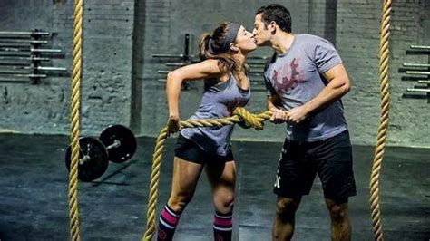 Pin By Sean Mcreynolds On Romance Crossfit Couple Fit Couples Crossfit