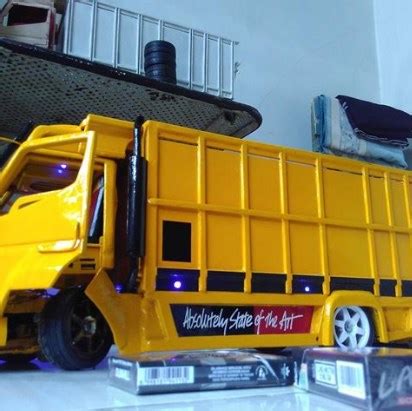 Eko kuswantoro (25) adalah salah satu perajin miniatur truk di wilayah blitar. 25+ Trend Terbaru Sketsa Ukuran Miniatur Truk Canter ...