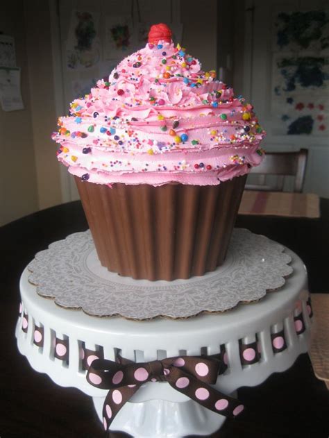Pin By Sierra Nething Sweet Art Bak On Cake Design For Giant Cupcakes Giant Cupcake Cakes