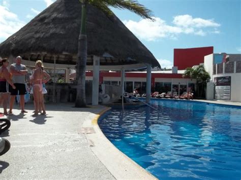 Bar At The Sexy Pool Picture Of Temptation Cancun Resort Cancun