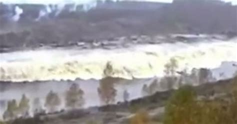 Watch Terrifying Moment Powerful Landslide Triggers Giant Tsunami Wave