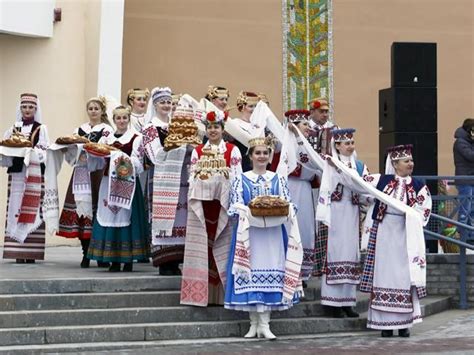 Belarus Harvest Festival Sing Dance And Eat As Belarusians