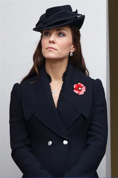Kate Middleton Pays Tribute On Remembrance Day In Alexander Mcqueen Turosho
