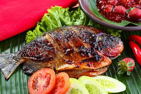 Ulek kasar bawang merah dan jahe. Ikan Bakar Sambal Strawberry | Resep dari Dapur KOBE