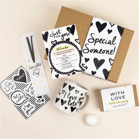 But what do you give a couple who love to travel? 'i love you' love gifts 'someone special' love gift box by ...