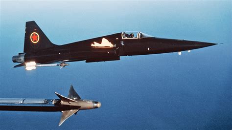 The Story Of The Northrop F 5 The Fictional Mig 28 From Top Gun