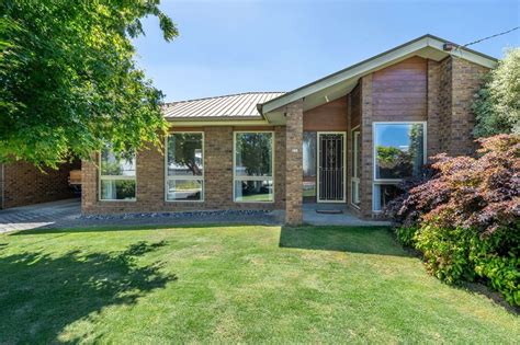 Three-bedroom retreat and stunning garden | Shepparton News