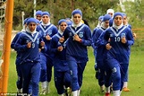Dirigente revela que 8 jogadores da seleção feminina iraniana de ...