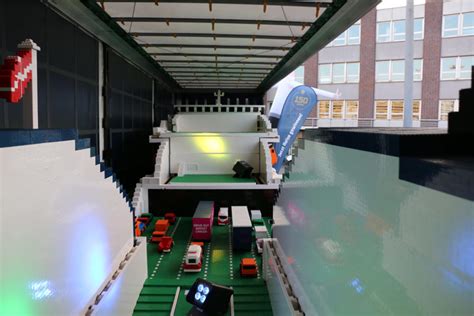 Beantworte die frage mit lego steinen! Größtes LEGO Schiff der Welt: Steinige DFDS Fähre zu Gast ...