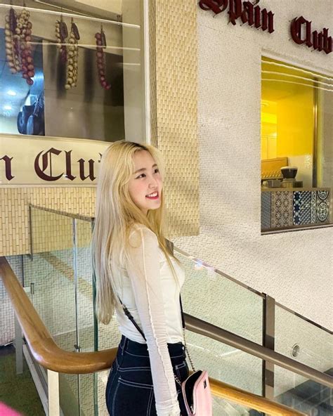 Kim Han Seul The Cheerleader Of The Group Instagram Acegag