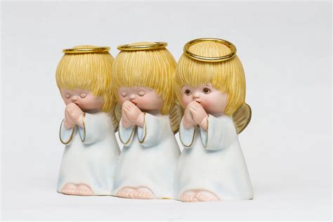 Triple Angel Figurine Praying Angels Figurine Vintage Praying Angels Trio Ceramic Figurine