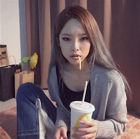170517 heize s new instagram profile picture with images girl ulzzang girl kpop girls