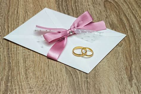 Do it yourself party invitations. 5 Exceptionally Thoughtful Do-it-yourself Wedding Invitations - Wedessence